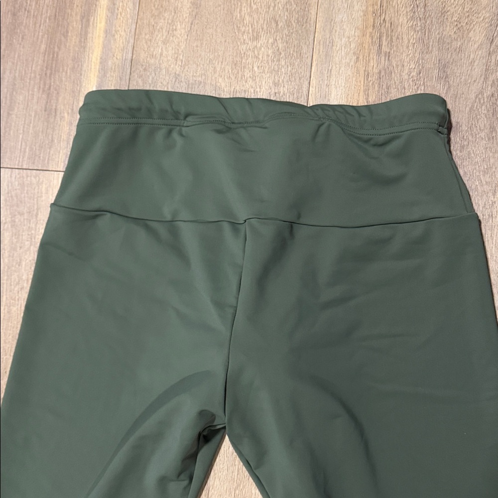 Underworks Vulvar Varicosity Support Leggings for Women - Picture 7 of 7